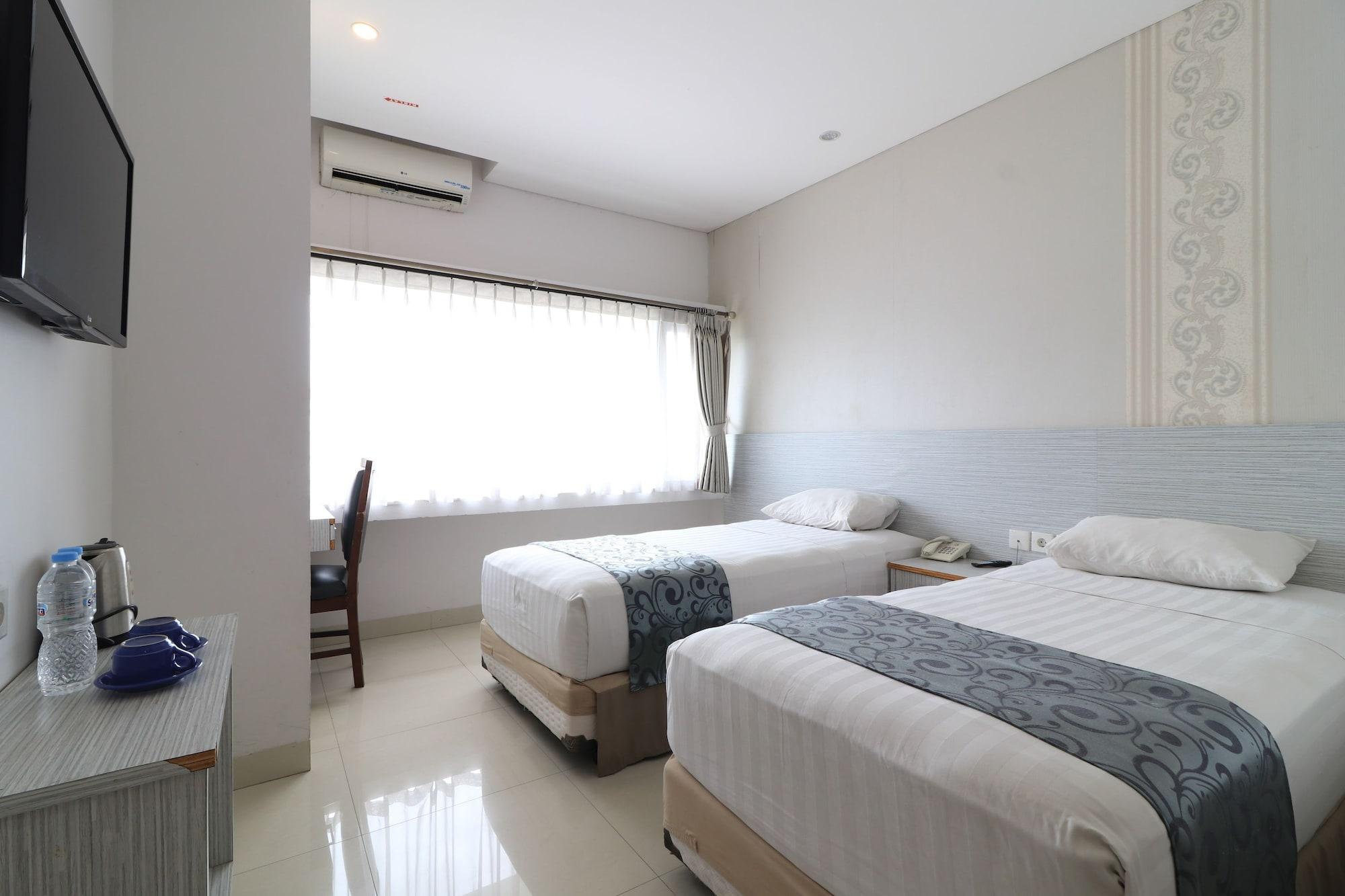 Kembang Hotel Cihampelas Bandung Exterior foto