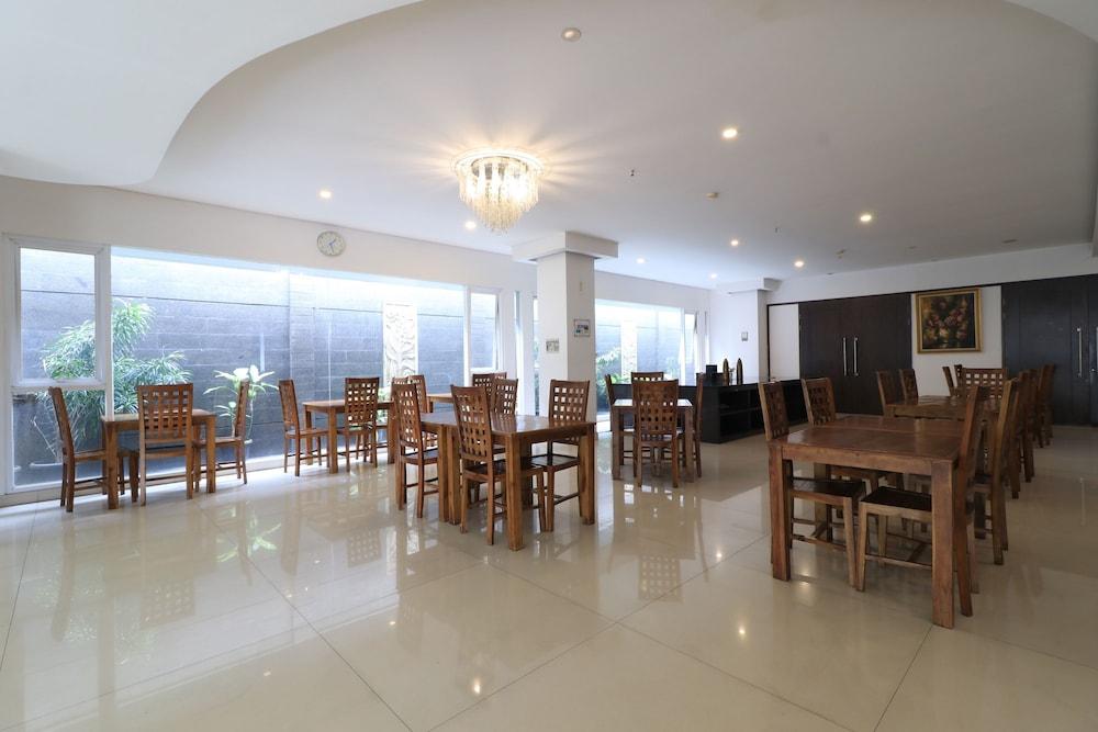 Kembang Hotel Cihampelas Bandung Exterior foto